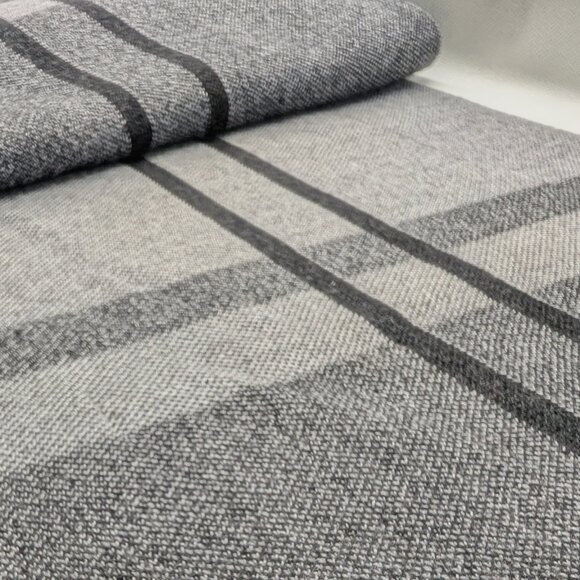 Riona Men's Scarf Made with Australian Merino Wool Blend - NWT - Picture 7 of 8